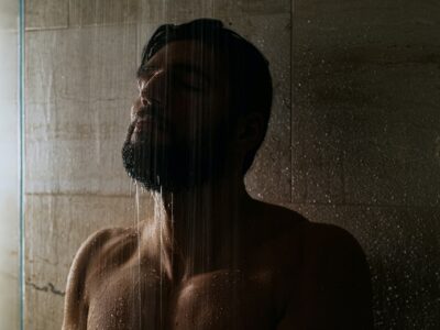 Czy hartowanie prysznicem naprawdę działa Fakty o zimnych prysznicach i odporności