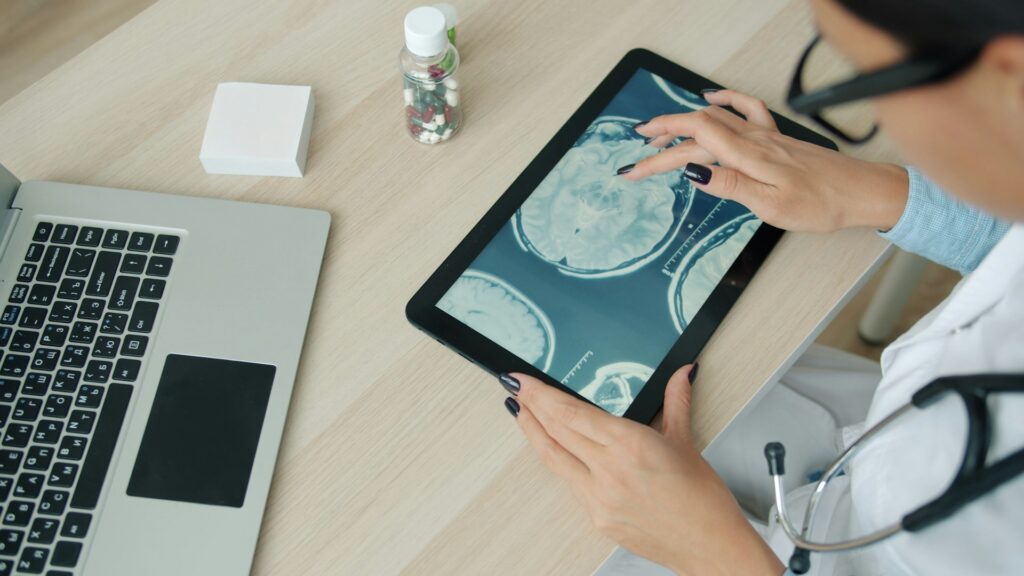 Czy sztuczna inteligencja zastąpi lekarza online Jak wygląda przyszłość telemedycyny