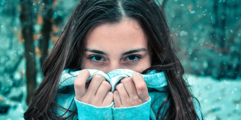 Dlaczego chorujemy częściej zimą To nie tylko kwestia temperatury