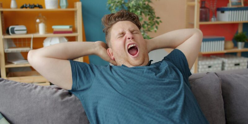 Dlaczego ziewanie jest zaraźliwe? Naukowcy wciąż badają ten fenomen