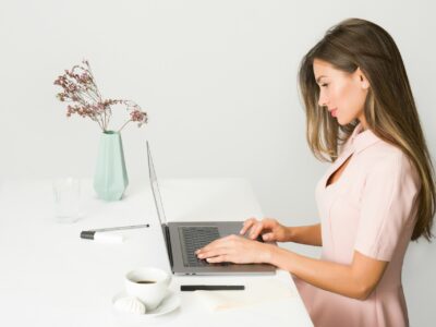 Teleporada w nocy i weekend – kiedy warto skorzystać z lekarza online